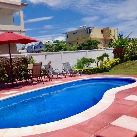 Cardamon Villa Is A 2 Bedroom With 1 Bathroom And Seperate Toilet Detached House With Ac And Swimming Pool , 5 Minutes Walk From Flic En Flac Public Beach Zewnętrze zdjęcie